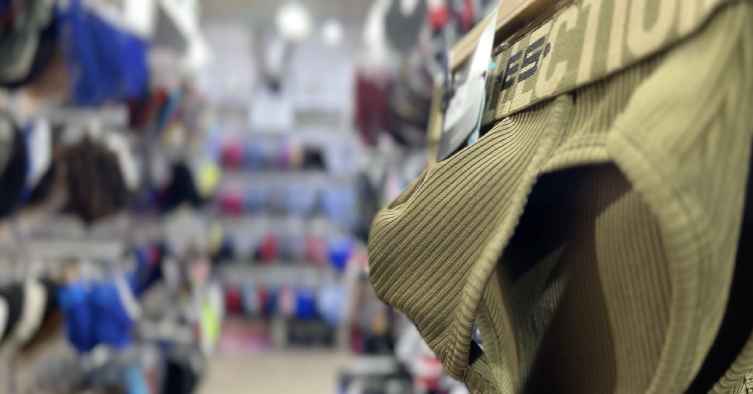 Les dessous d'Apollon, visite du magasin parisien